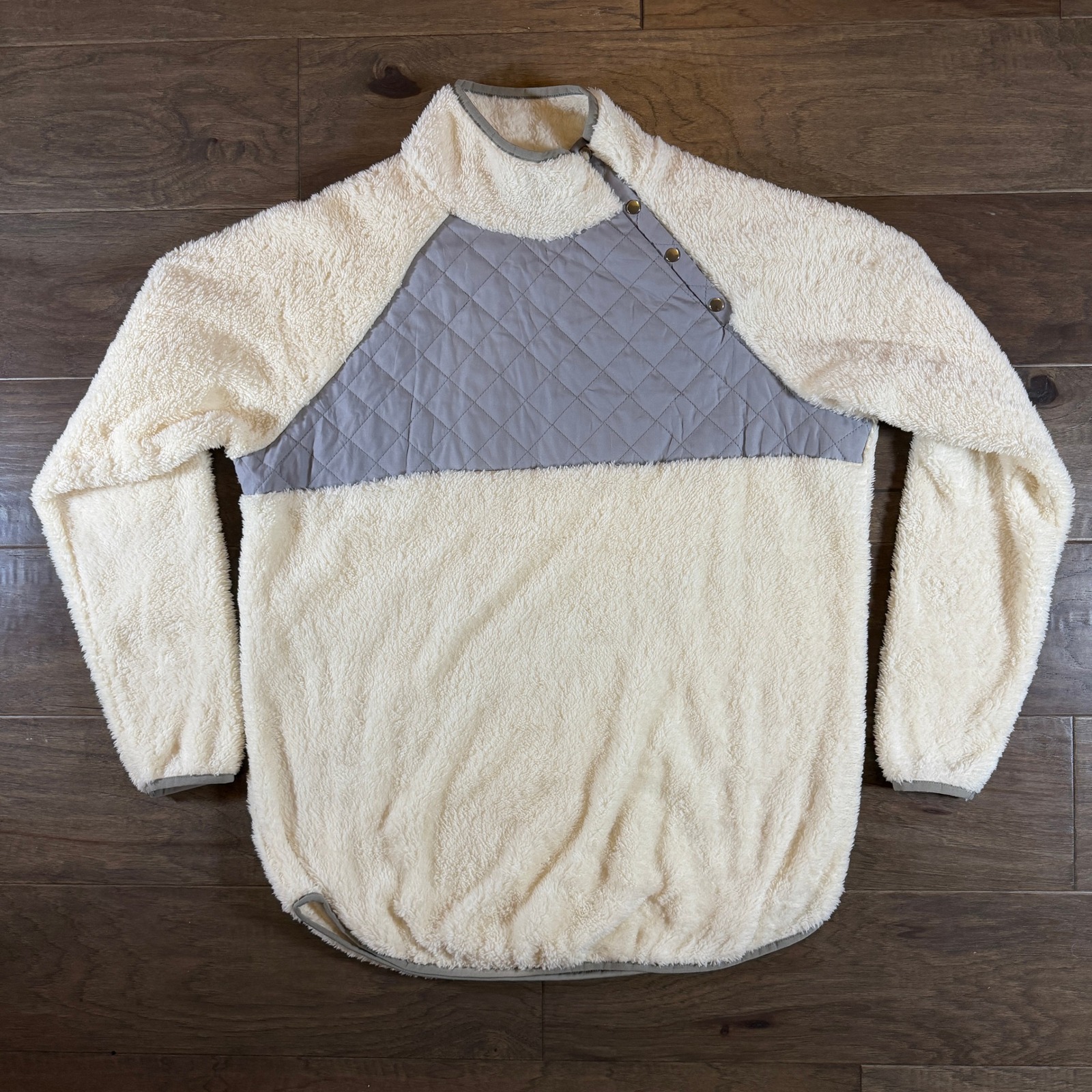 Wild About Me Womens Xl Sherpa Fleece Pullover Quilted Snap Neck Cream Grey